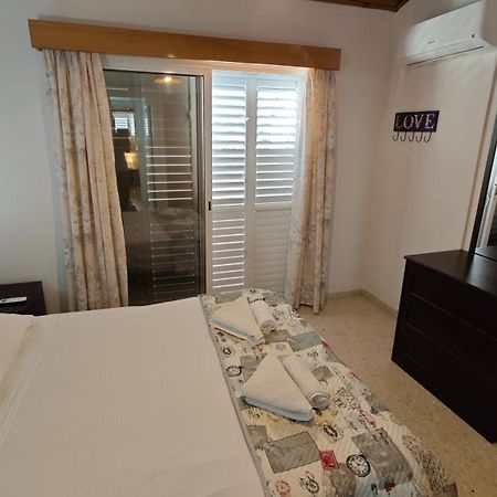 Relaxing Seaside Manors Apartment Ларнака Екстериор снимка