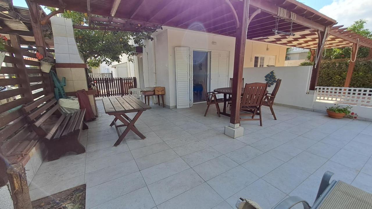 Relaxing Seaside Manors Apartment Ларнака Екстериор снимка