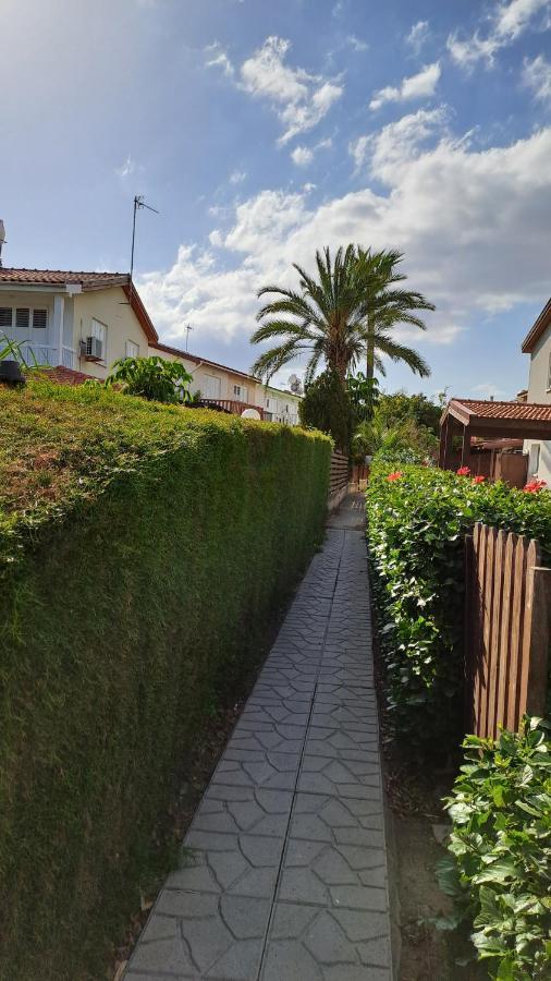 Relaxing Seaside Manors Apartment Ларнака Екстериор снимка