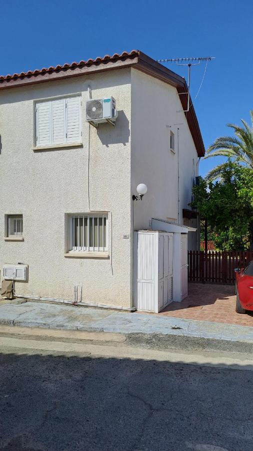 Relaxing Seaside Manors Apartment Ларнака Екстериор снимка