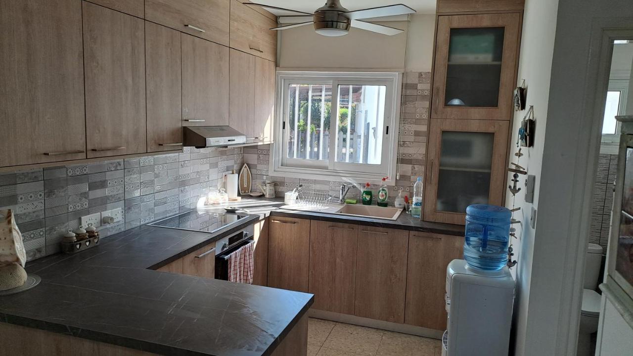 Relaxing Seaside Manors Apartment Ларнака Екстериор снимка