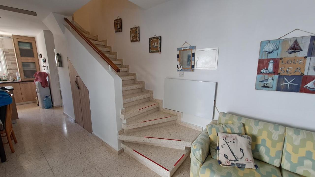 Relaxing Seaside Manors Apartment Ларнака Екстериор снимка